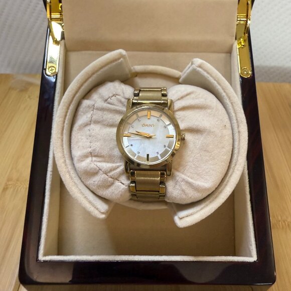 DKNY Gold Tone Solid Steel Crystal Accent Ladies' Watch NY-4520, 28mm - Picture 1 of 5